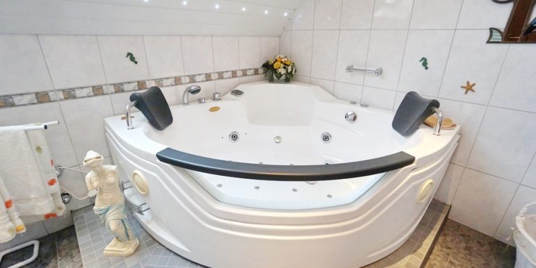 Whirlpool im Wellnessbad