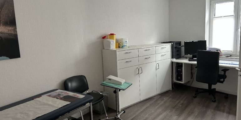 Behandlung/Büro