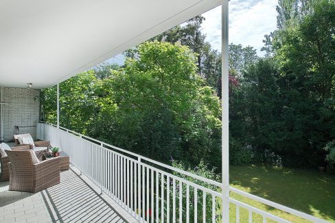 Süd-Ost-Balkon mit Grünblick