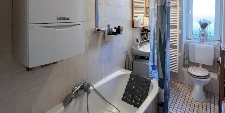 Badezimmer mit Wanne