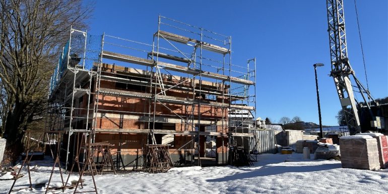 Doppelhaushälften im Bau