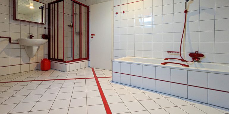 Badezimmer DG