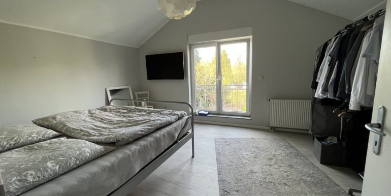 Schlafzimmer DG