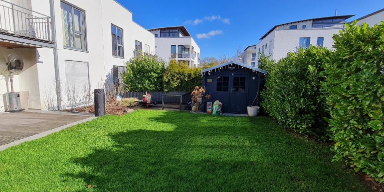 Zweite ca. 8 m² große Terrasse nach Süd- Westen